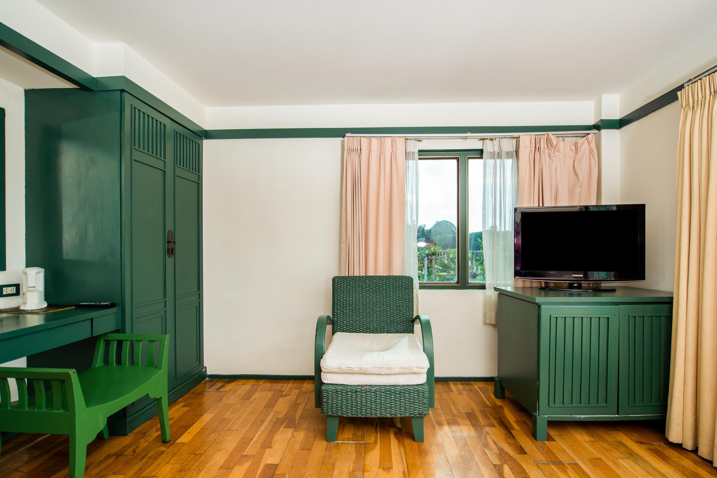 Oyo 255 The Ocean Hotel Patong Ngoại thất bức ảnh