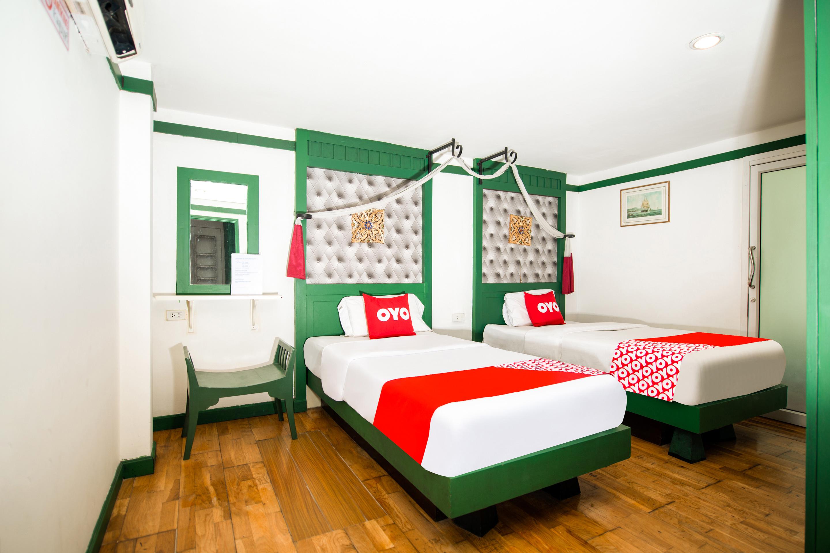 Oyo 255 The Ocean Hotel Patong Ngoại thất bức ảnh