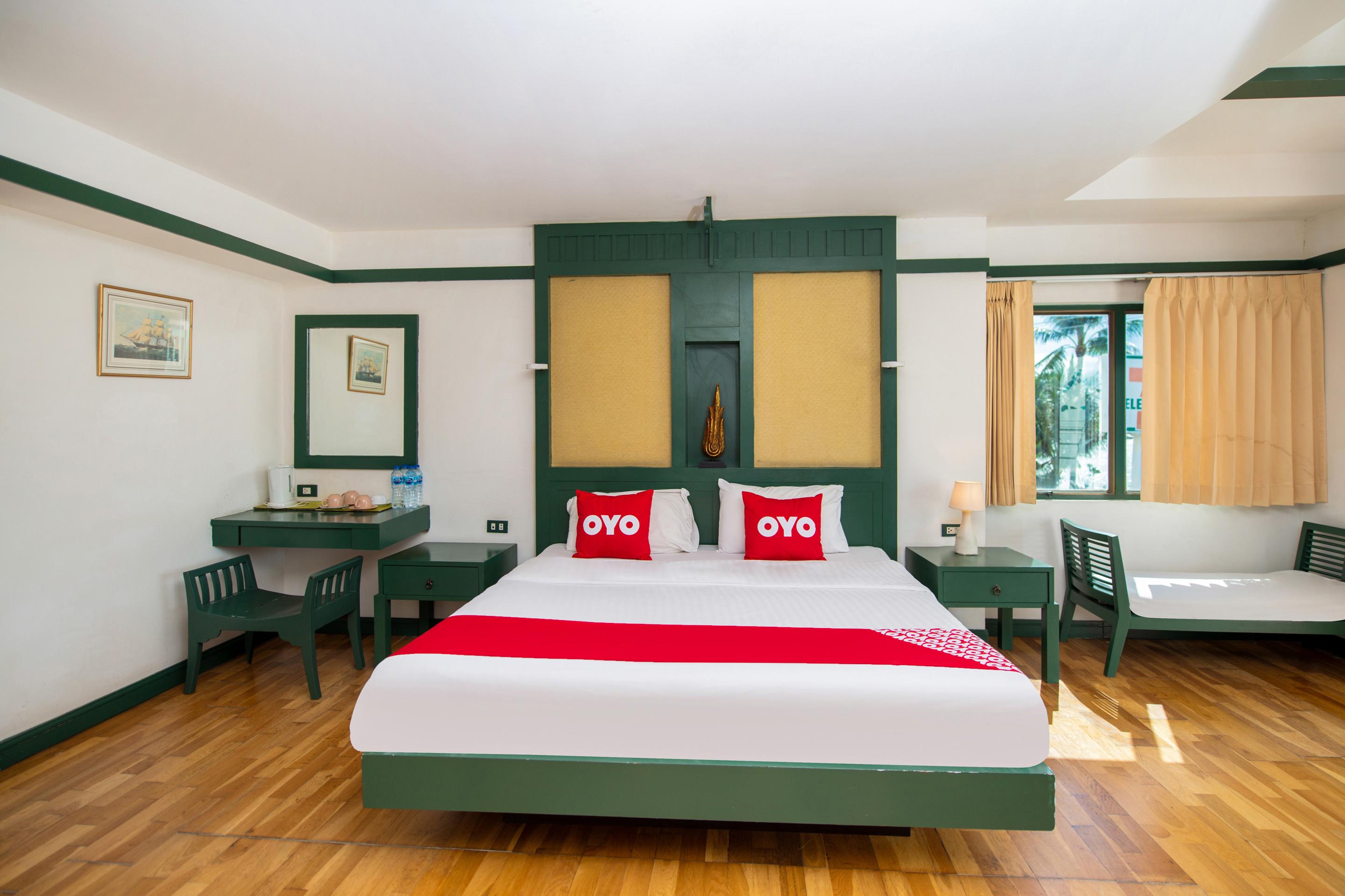 Oyo 255 The Ocean Hotel Patong Ngoại thất bức ảnh