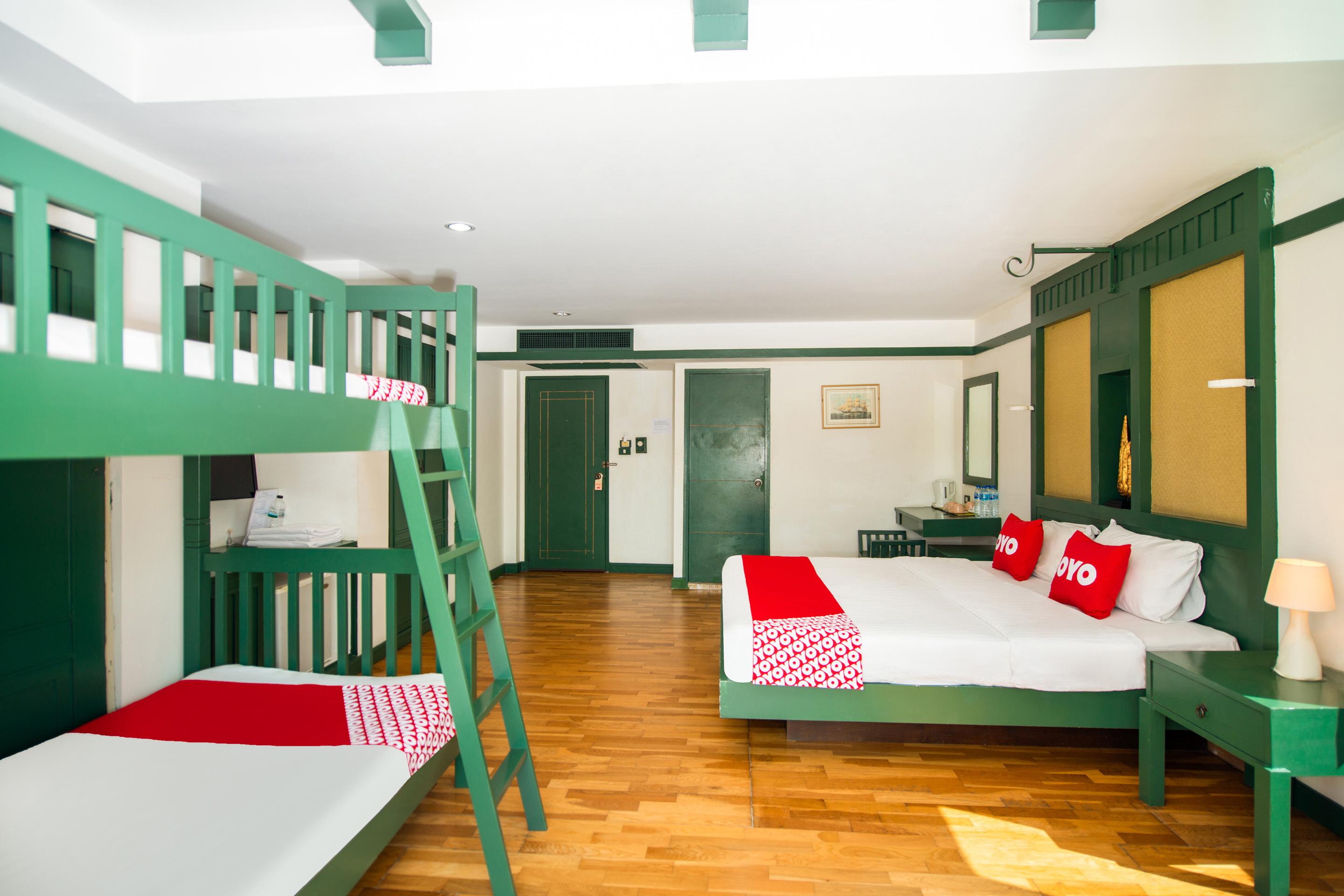 Oyo 255 The Ocean Hotel Patong Ngoại thất bức ảnh