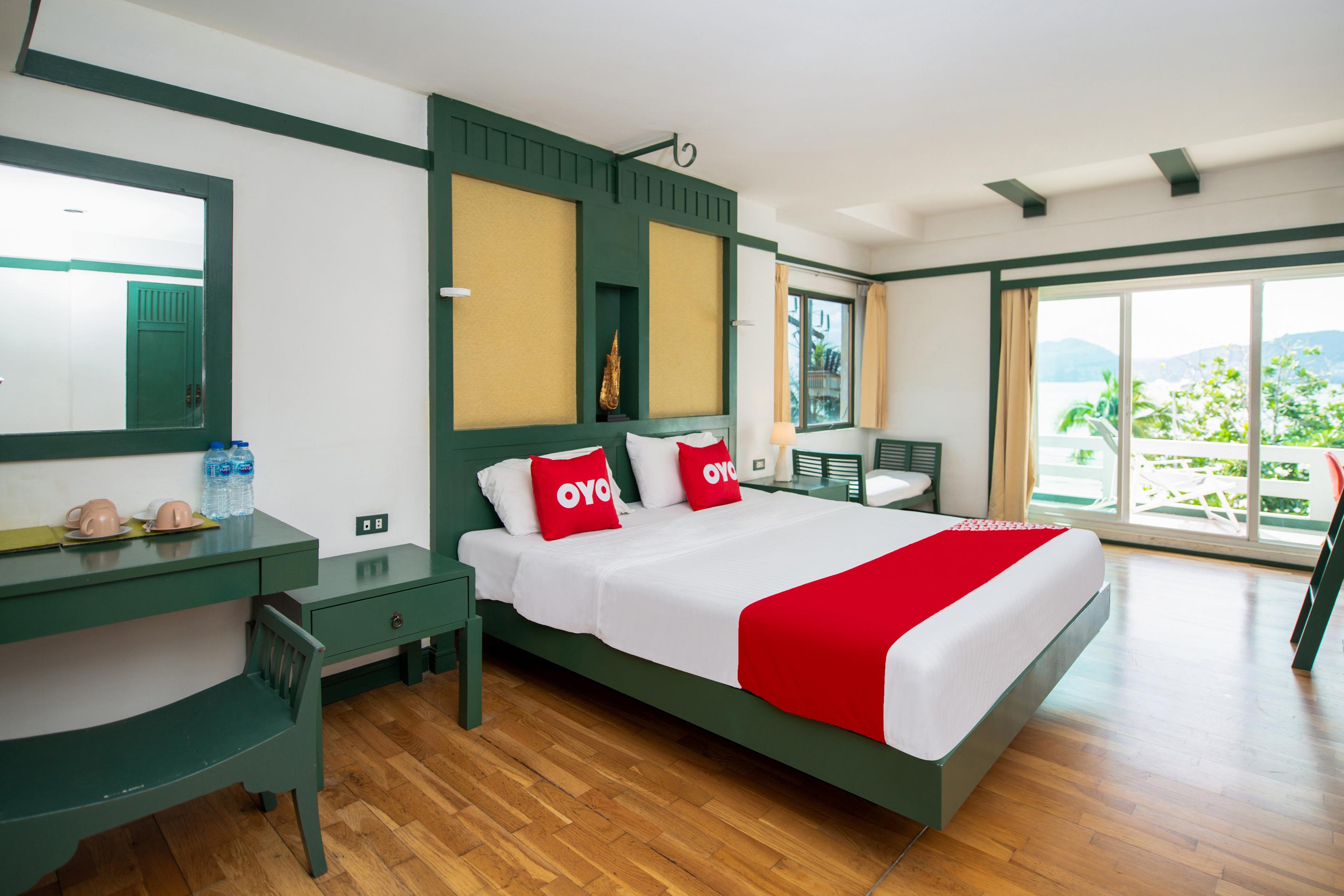 Oyo 255 The Ocean Hotel Patong Ngoại thất bức ảnh