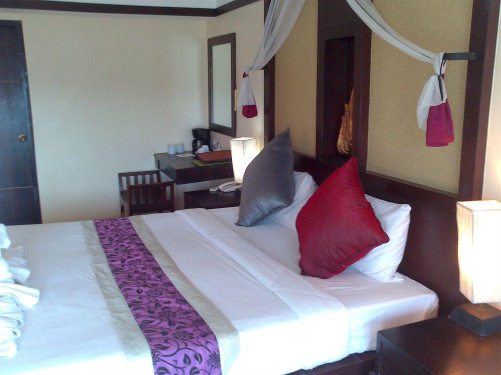 Oyo 255 The Ocean Hotel Patong Ngoại thất bức ảnh